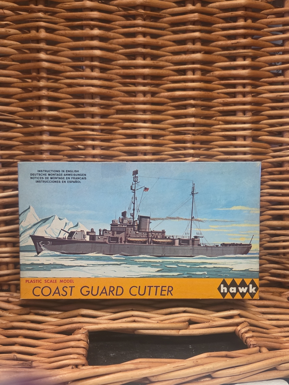 HAWK VINTAGE 1967 COAST GUARD CUTTER PLASTIC SCALE MODEL #12-39